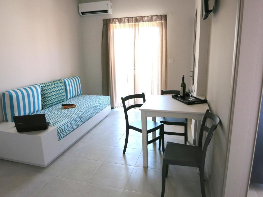 Amaryllis Aparthotel Platanias  Room photo
